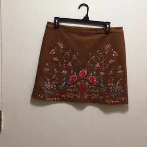 Velvet embroidery mini skirt